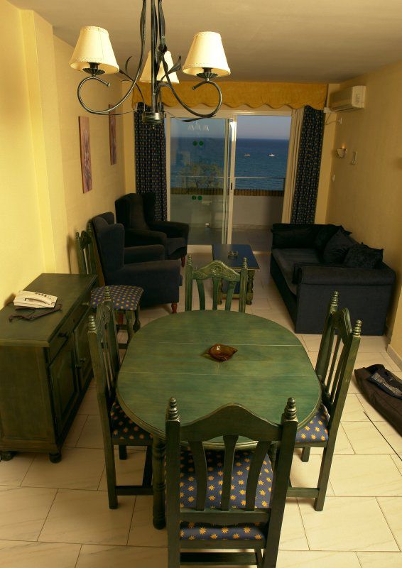 Apts Buensol Torremolinos Bagian luar foto